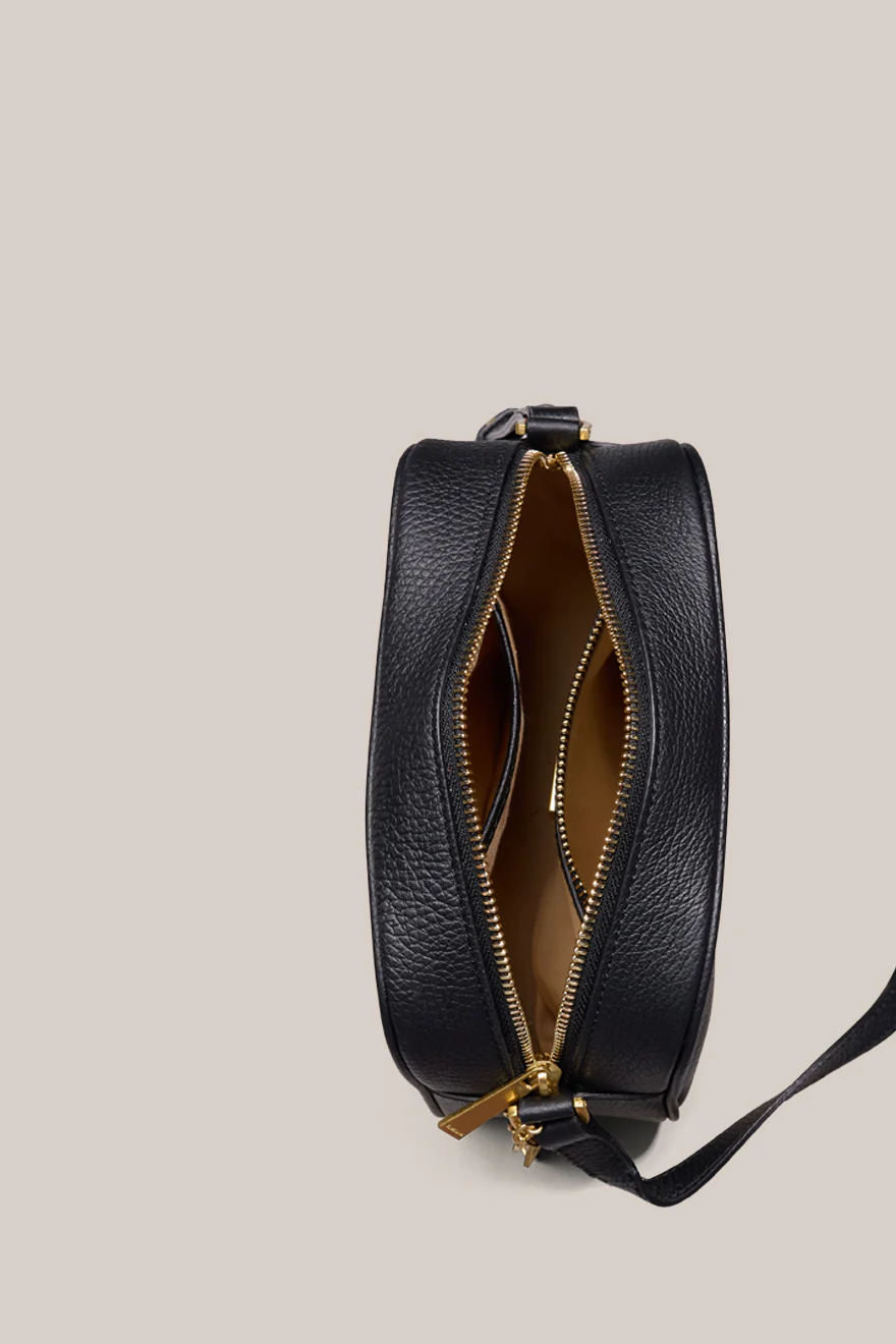 Vera Black Camera Crossbody Bag - Image 6