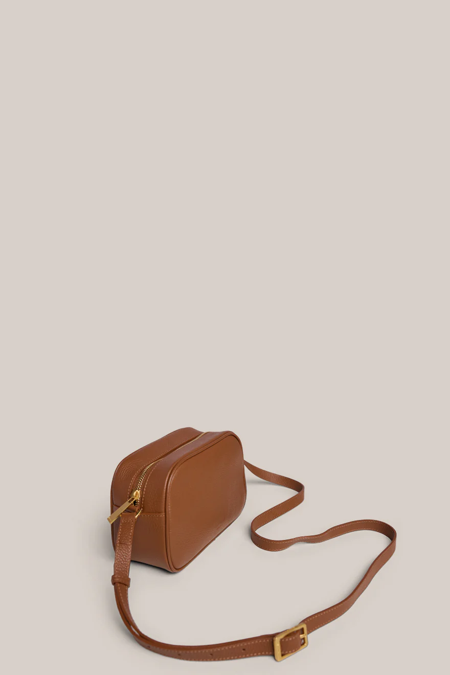 Vera Cognac Camera Crossbody Bag - Image 4