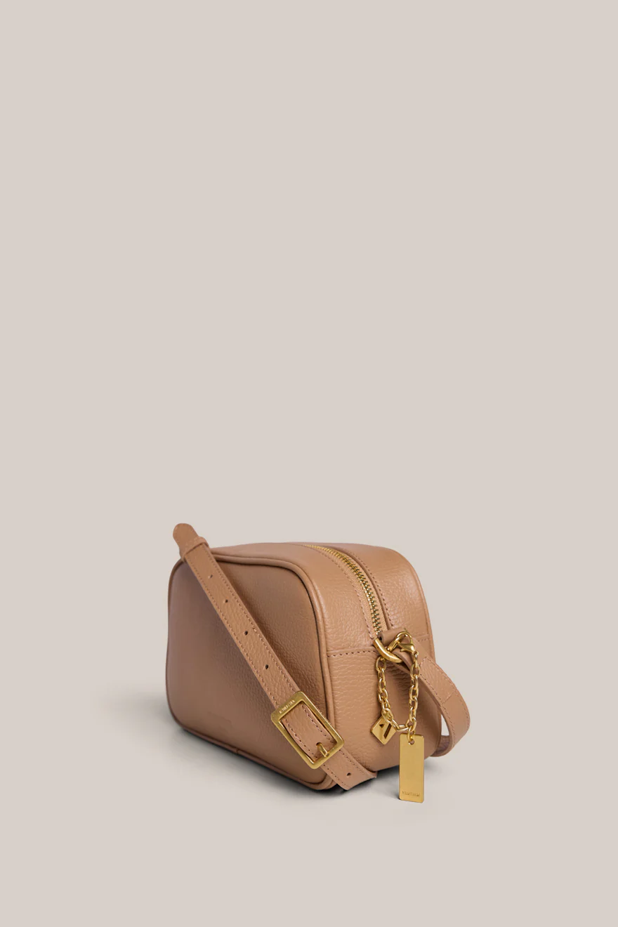 Vera Latte Camera Crossbody Bag - Image 4